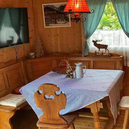 Holiday home Den Bergh Bromskirchen
